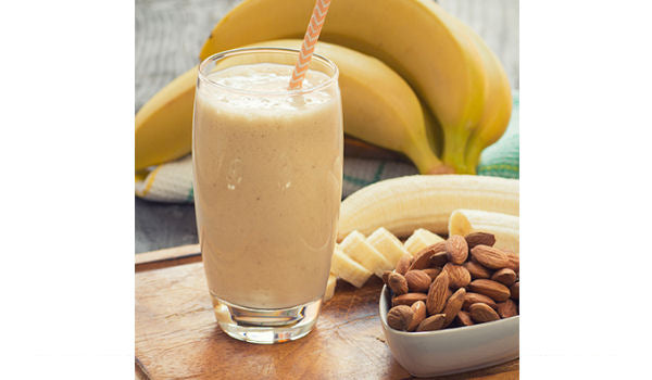 Spiced Banana-Almond Smoothie